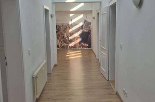 Wohnung mieten in Bahnhofstraße, 99817 Eisenach, Fantastische 3 Raum-DG-Wohnung mit Stellplatz & Aufzug im Stadtzentrum