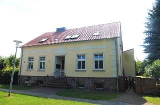 Wohnung mieten in Dorfstraße, 16827 Alt Ruppin, Ruhig gelegene 2-Zimmer-Wohnung mit Einbauküche, Kamin und Terrasse in Krangen