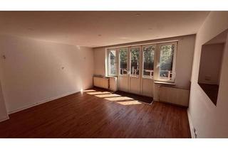 Wohnung mieten in Krümmelstraße, 21502 Geesthacht, Altbau-Traum im sanierten Gründerzeithaus - Blick ins Grüne & mit großem Garten!