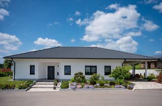 Haus kaufen in 79879 Wutach, Provisionsfrei: Bungalow 2022 mit Smart Home, Wärmepumpe & A+