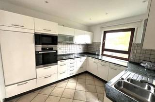 Haus kaufen in 69168 Wiesloch, Ein- bis Zweifamilienhaus mit großem Grundstück, Terrasse und Balkon