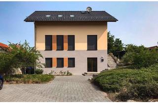 Einfamilienhaus kaufen in Kastanienweg 3a, 98529 Suhl, Wohnkomfort auf 3 Etagen: Viel Platz für Ihre Familie in diesem Einfamilienhaus in Suhl