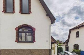 Einfamilienhaus kaufen in 66299 Friedrichsthal, Einfamilienhaus mit großem Grundstück in Friedrichsthal – ideal für Handwerker!