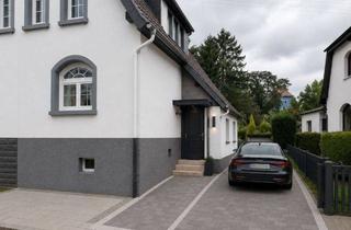 Einfamilienhaus kaufen in 66299 Friedrichsthal, Einfamilienhaus mit großem Grundstück in Friedrichsthal – ideal für Handwerker!