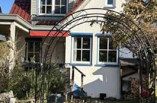 Haus kaufen in 73240 Wendlingen, Unverbaubare Sicht ins Grüne - liebevoll energetisch saniertes EFH mit sonnigem Garten in Wendlingen