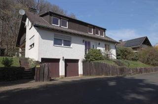Haus kaufen in Warthweg, 54550 Daun, In Daun, freistehendes Zweifamilienhaus mit Doppelgarage und groβem Grundstück.