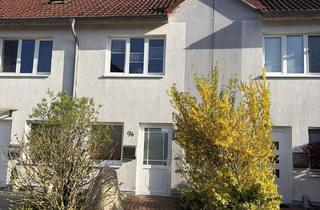 Haus kaufen in Krückauring 9k, 24568 Kaltenkirchen, PROVISIONSFREI: Vermietetes Reihenmittelhaus mit 3 Zimmern, 2 Carports und Ausbaureserve