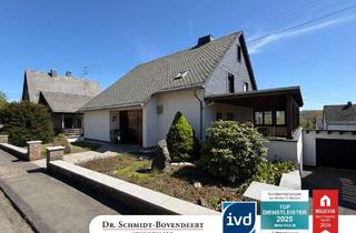 Haus kaufen in 56472 Hardt, Großzügiges Ein-/ Zweifamilienhaus mit großem, sonnigen Grundstück und zwei Garagen!