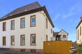 Haus kaufen in 67377 Gommersheim, Raum für Ideen: Wohnhaus mit Scheune, Nebengebäude und idyllischem Garten