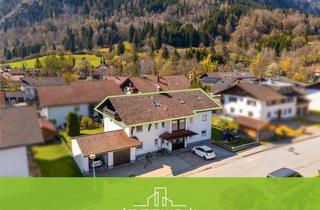 Wohnung kaufen in 87459 Pfronten, Dachgeschoss mit Weitblick: 3 Zimmer, zwei Balkone und Garage in Pfronten-Ried – bezugsfrei