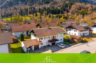 Wohnung kaufen in 87459 Pfronten, Dachgeschoss mit Weitblick: 3 Zimmer, zwei Balkone und Garage in Pfronten-Ried – bezugsfrei