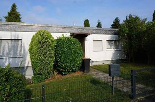 Doppelhaushälfte kaufen in 50765 Esch/Auweiler, Auweiler - Köln Auweiler, Winkelbungalow in Ruhiglage mit uneinsehbarem Wohngarten