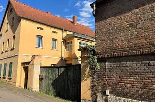 Haus kaufen in 06667 Weißenfels, Weißenfels - Großer 4 Seitenhof mit zwei Häuser