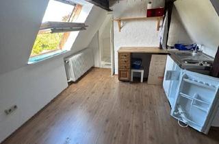 Wohnung kaufen in 24105 Kiel, Kiel - Dachwohnung ca 20 qm an der Grenze zu Düsternbrook