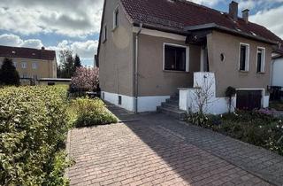 Doppelhaushälfte kaufen in 04639 Gößnitz, Gößnitz - Eigenes Haus statt Miete! DHH 95qm mit Garten, Garage, EBK, Kamin