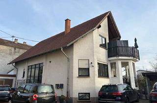 Wohnung kaufen in 66806 Ensdorf, Gepflegte Eigentumswohnung mit Balkon in zentraler Lage von Ensdorf