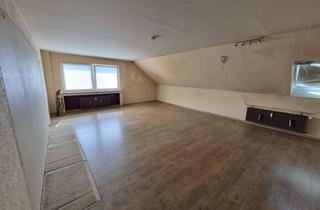 Wohnung kaufen in 45886 Ückendorf, Große Dachgeschosswohnung mit Stellplatz