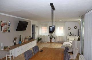 Wohnung kaufen in 97993 Creglingen, Helle 4,5-Zimmerwohnung mit Loggia und Garage im Zentrum von Creglingen