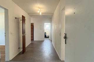 Wohnung kaufen in 79664 Wehr, Lichtdurchflutete Wohnung im 2. OG – Offenes Design, Smart Home & Einzel-Garage
