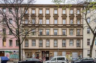 Wohnung kaufen in Schöneweider Straße, 12055 Neukölln, Dachrohling mit Ausbaupotenzial für drei Wohneinheiten mit Dachterrassen