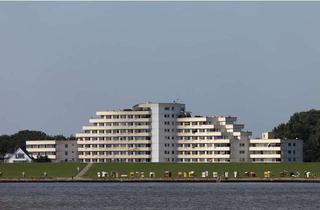 Wohnung kaufen in 27476 Cuxhaven, 3-Zimmer Wohnung mit Blick auf den Weltschifffahrtsweg und Doppelbalkon