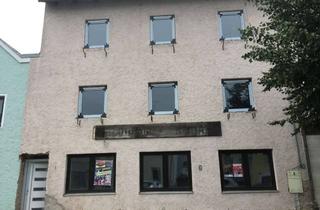 Wohnung kaufen in 84329 Wurmannsquick, Sanierungsbedürftiges Mehrfamilienhaus mit Potenzial in Wurmannsquick