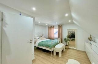 Wohnung kaufen in 93138 Lappersdorf, Sorglos investieren: Modernisiertes Dachgeschoss-Juwel mit 900 € Kaltmiete