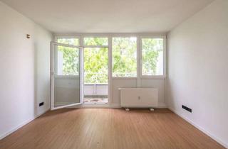 Wohnung kaufen in Eisenzahnstraße 14, 10709 Wilmersdorf, Lichtdurchflutetes City-Apartment mit Design-EBK I Balkon I Aufzug I hochwertigem Badezimmer, bezugs