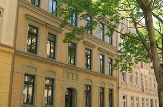 Wohnung mieten in Bernhardystraße 55, 06110 Halle, Schöne 3 Zi-Wohnung mit Südbalkon, sep. Küche, Laminat und Wannenbad in der südl. Innenstadt
