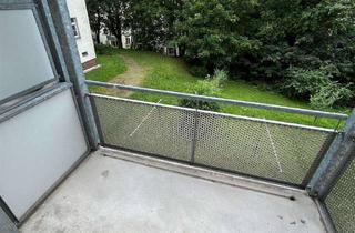 Wohnung mieten in Zschopauer Platz, 09126 Bernsdorf, Günstige 2-Zimmer mit Laminat, Balkon, AR und Dusche in ruhiger Lage! Einbauküche mgl.