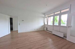Wohnung mieten in 08056 Zwickau, Modern wohnen in zentrumsnaher Ruhelage: sanierte 4-Zimmer-Wohnung mit Balkon & Aufzug