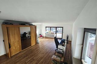 Wohnung mieten in 85614 Kirchseeon, Ab 1.6.: 3-Zimmer-Wohnung mit Balkon und EBK im Ortskern / Hauptstraße - nur 350m zum Bahnhof (S6)