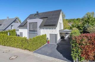 Einfamilienhaus kaufen in 72663 Großbettlingen, Exklusives Einfamilienhaus mit Pool, PV-Anlage und Wärmepumpe in Großbettlingen