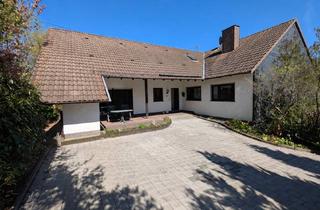 Einfamilienhaus kaufen in Kölner Straße 20, 57399 Kirchhundem, Viel Platz für Ihre Ideen - Einfamilienhaus mit großem Garten