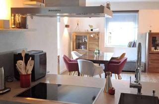 Doppelhaushälfte kaufen in 86609 Donauwörth, Einziehen und genießen: Charmante Doppelhaushälfte mit Kamin und sonniger Terrasse.
