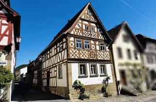 Haus kaufen in 97475 Zeil, *EIGENBEZUG ODER GELDANLAGE* Schmuckes, liebevoll saniertes Fachwerkhaus mit 3 Wohnungen, Balkon, Ca