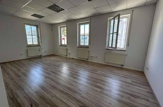 Büro zu mieten in 95028 Innenstadt, Helle Praxis- & Büroräume in Bestlage