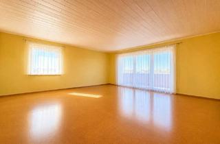 Wohnung kaufen in 97424 Oberndorf, Bezugsfreie & modernisierte 3-Zimmer-Wohnung mit Balkon & Stellplatz!