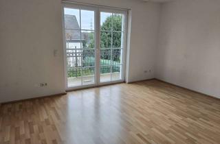 Wohnung mieten in 63594 Hasselroth, Charmante 3,5 Zimmerwohnung mit neuer Einbauküche, Sonnenbalkon und Pkw-Außenstellplatz