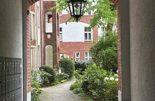 Wohnung kaufen in Pfalzburgerstrasse 34, 10717 Berlin, Berlin - 2-Raum Wohnung mit Wohnküche, Balkon und Aufzug im Güntzelkiez