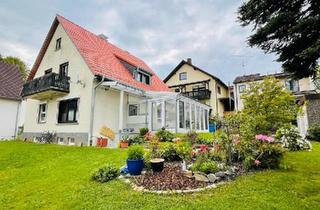 Einfamilienhaus kaufen in 57610 Altenkirchen, Altenkirchen (Westerwald) - Einfamilienhaus mit viel Platz, Doppelgarage und Garten
