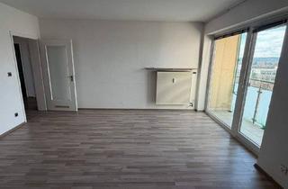 Wohnung kaufen in Soldnerstraße, 90766 Fürth, Fürth - Geräumige 3-Zimmer-Wohnung mit Balkon, Aufzug und Stellplatz in Fürth - Stadtteil Hardhöhe