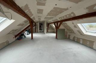 Wohnung kaufen in 91245 Simmelsdorf, Lichtdurchflutete Dachgeschossfläche mit Charme und individuellem Ausbaupotenzial