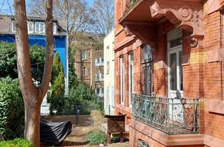 Wohnung kaufen in Stiftstraße 23, 65183 Wiesbaden, Stilvolles Wohnen in der 6-Parteien-Villa: Saniertes Altbau-Juwel mit Balkon & Parkplatz am Nerotal