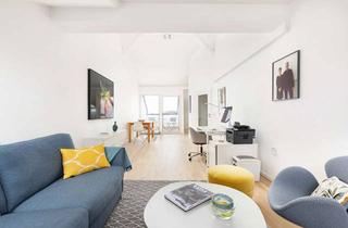 Wohnung kaufen in Prenzlauer Allee 14, 10405 Prenzlauer Berg, Prenzlauer Berg, Über den Dächern des Winskiezes: 2-Zimmer-Dachgeschoss, Terrasse, Blick ins Grüne