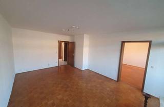 Wohnung kaufen in 85055 Oberhaunstadt, Helle 3-Zimmer-Wohnung mit zwei Balkonen, Gartenanteil und Garage in ruhiger Wohnlage