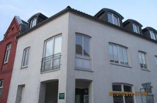 Haus kaufen in Markt 14, 19217 Rehna, 1 WE frei werdend für Käufer - vermietet insg.7 Wohnungen saniert+ 1 x Gew. direkt am Markt