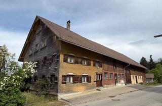 Bauernhaus kaufen in 88316 Isny, Sanierungsbedürftiges Bauernhaus in einem Teilort von Isny * 900 m² Wohn- und Nutzfläche *