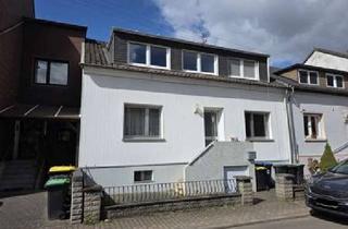Haus kaufen in 66806 Ensdorf, *** 2 Familienhaus mit Garten ***