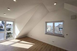 Wohnung mieten in Buchrainstraße 49, 60599 Oberrad, Hochwertige 2-Zi-DG-Wohnung mit Balkon, hohen Decken & offenem Wohnbereich - Erstbezug / EFH55